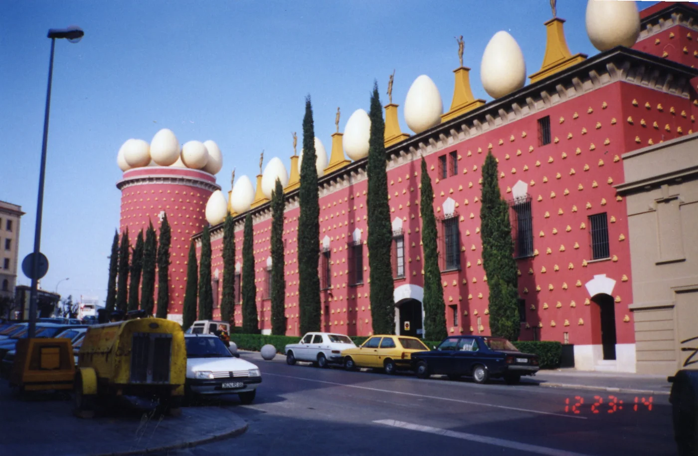 The red facade of the Dalí Theatre-Museum in Figueres